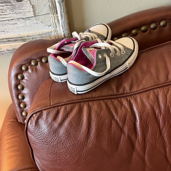 Converse - Picture 2 of 2